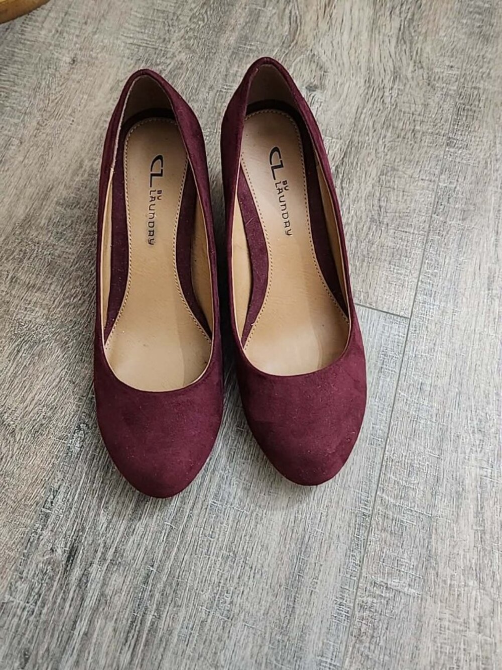 Chinese Laundry faux suede wedge pump 7.5